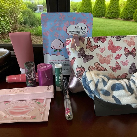 Jeffree Star Lip Care, Ipsy Butterfly Makeup Bag &  Beauty Products - Picture 1 of 16